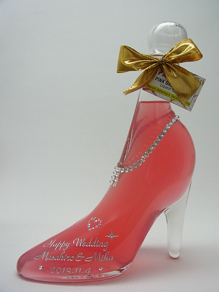 結婚の御祝いのシンデレラ・シューピンク