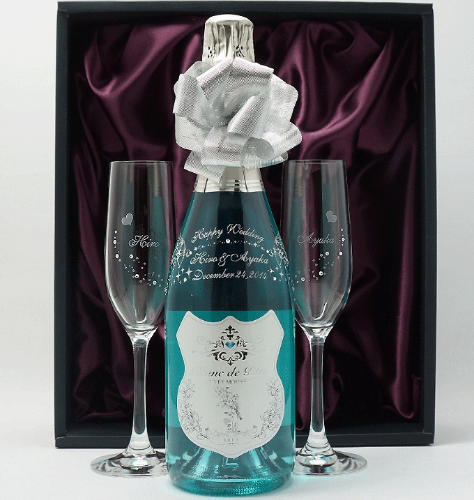 スパークリングワインとグラスセット