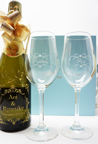 スパークリングワインとペアワイングラス